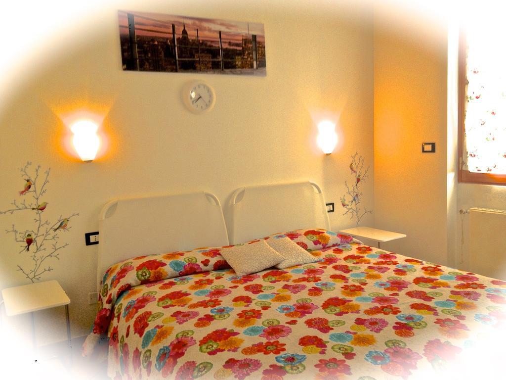 Top Suit Centro - Guest House Brugherio Ruang foto