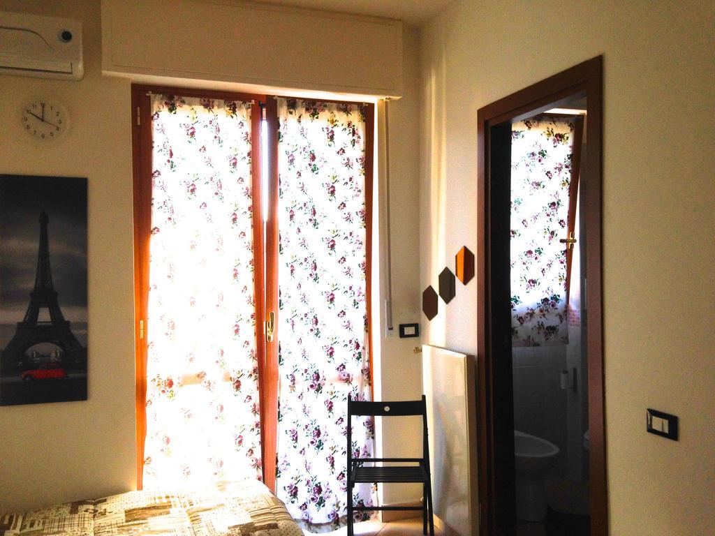 Top Suit Centro - Guest House Brugherio Bagian luar foto